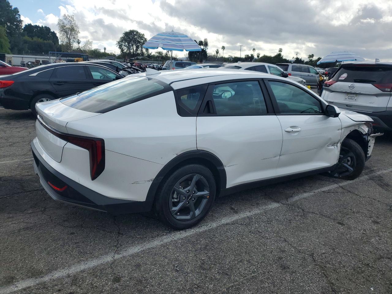 2025 KIA K4 lx