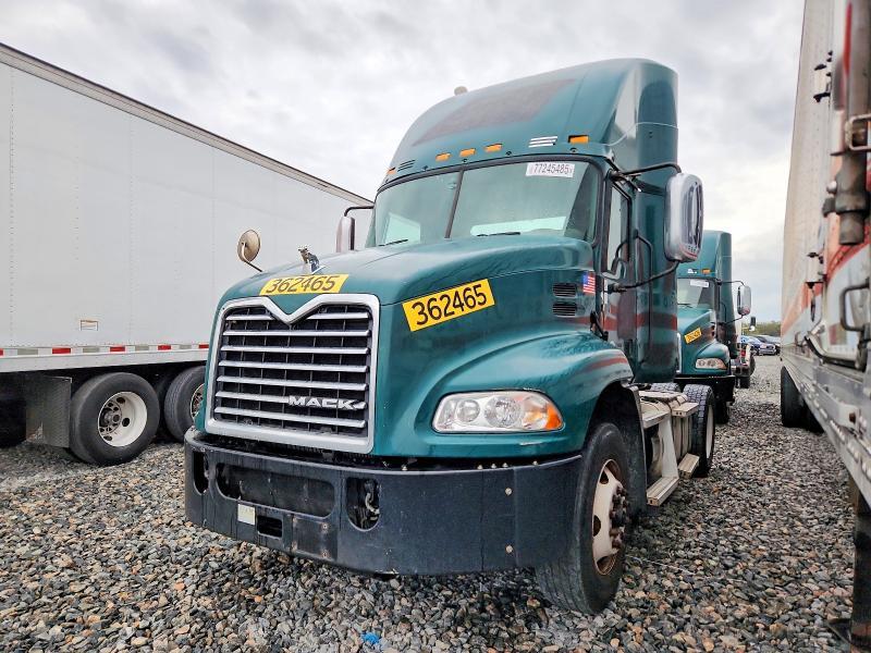 2017 Mack CX612 Semi Truck