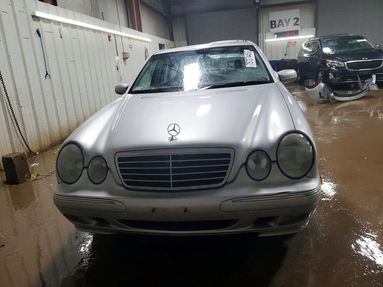 2000 Mercedes-Benz E 320