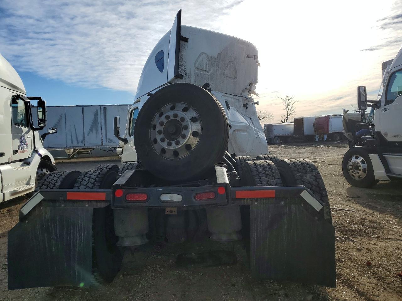 2022 Freightliner Cascadia 126