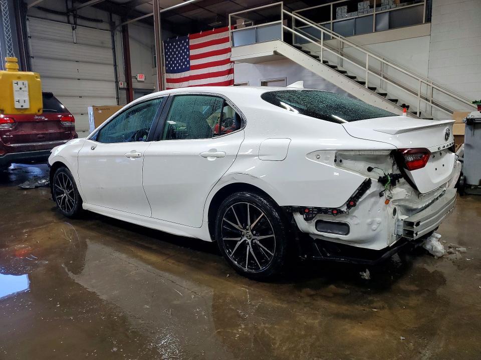 2022 Toyota Camry se