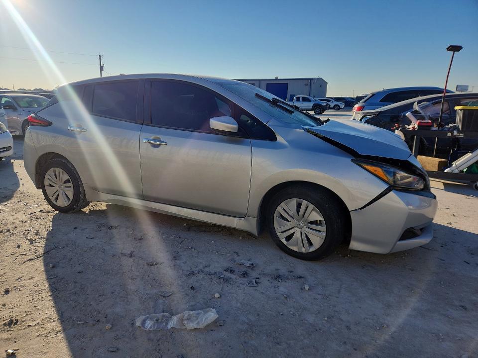 2022 Nissan Leaf s