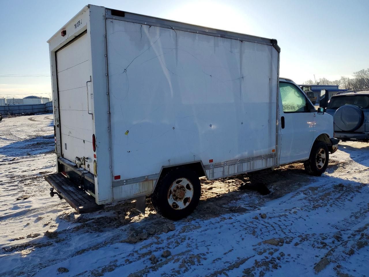 2004 GMC Savana BOX Truck