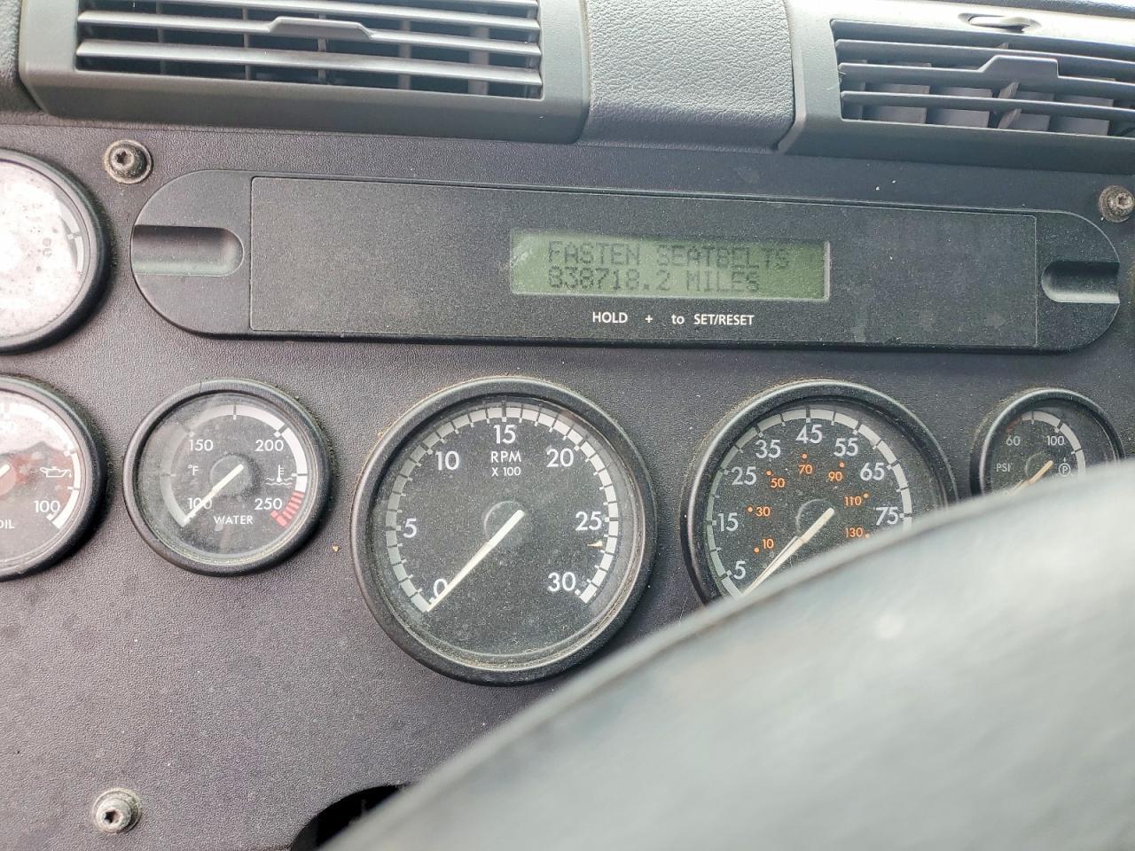 2014 Freigliner 2014 Freightliner Cascadia Semi Truck