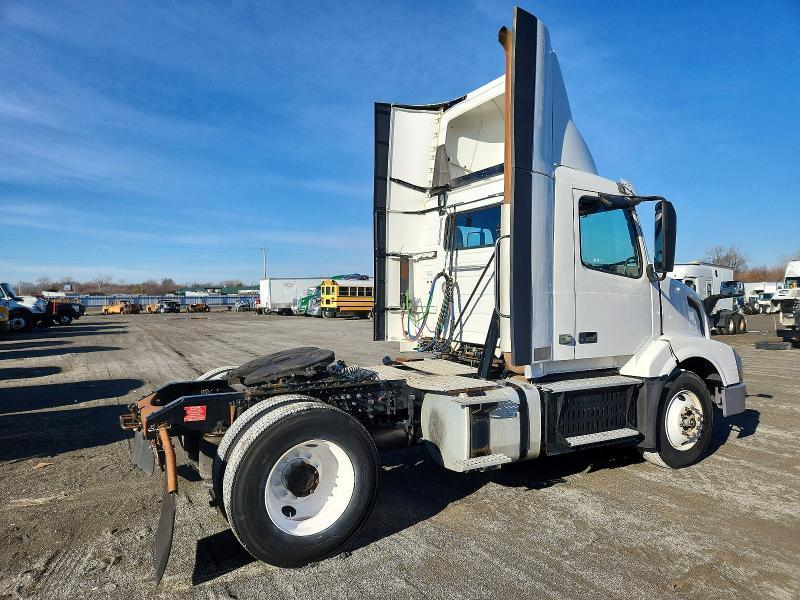 2017 Volvo Vnl Semi Truck