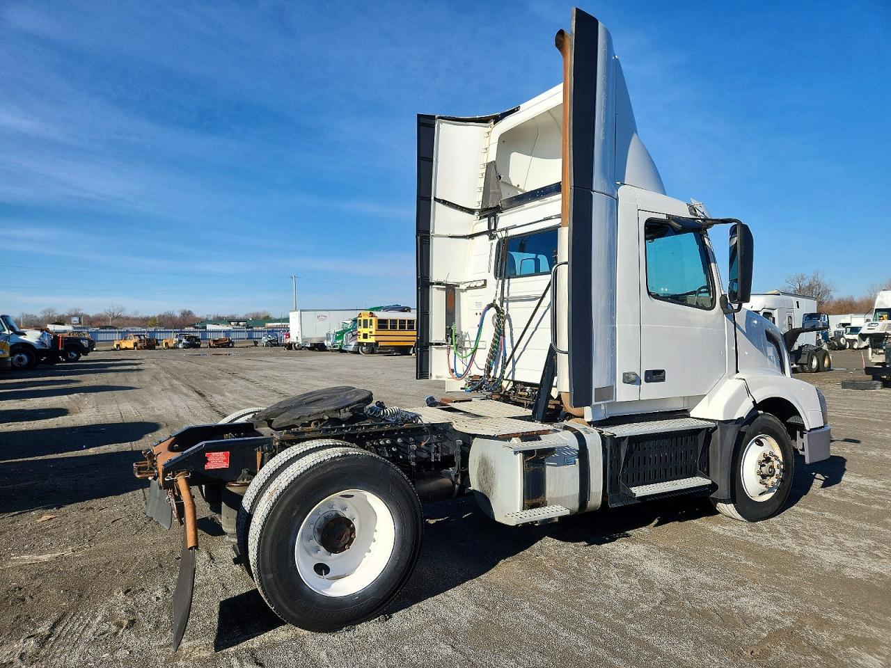 2017 Volvo VNL Semi Truck