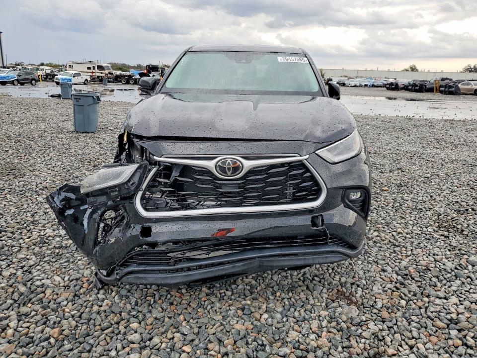 2021 Toyota Highlander le
