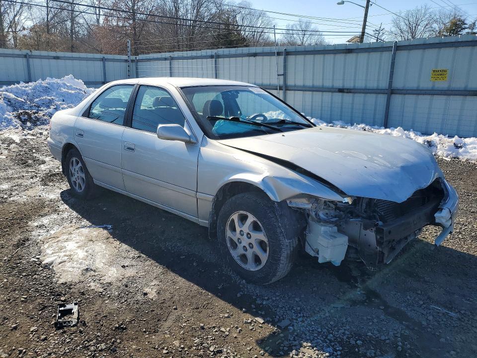 2000 Toyota Camry le