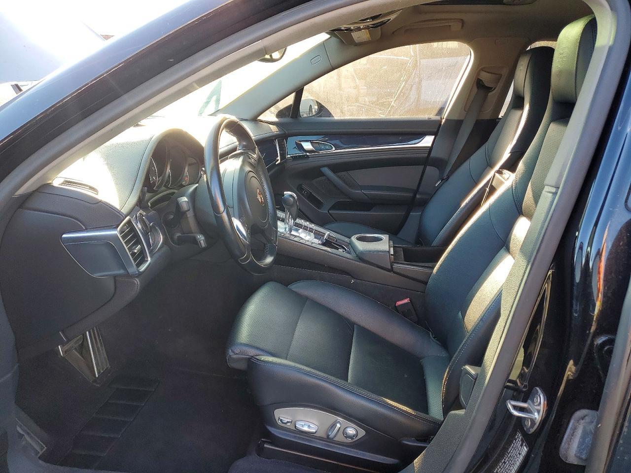 2013 Porsche Panamera 2