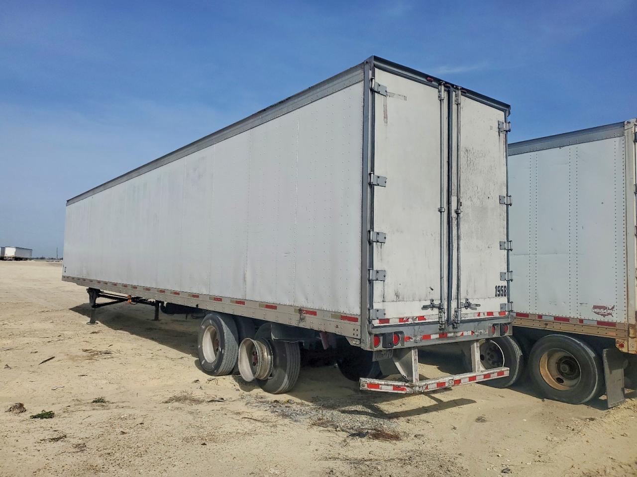 2000 Freightliner 2001 Utility VS2DC DRY Van Trailer