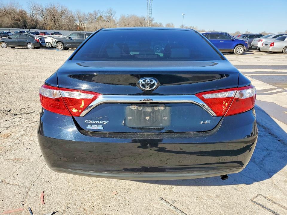 2016 Toyota Camry le