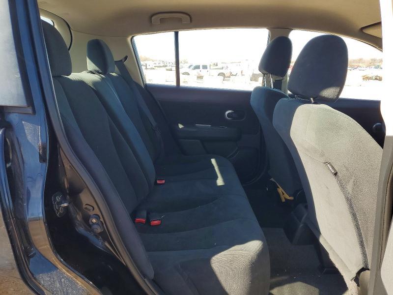 2011 Nissan Versa s