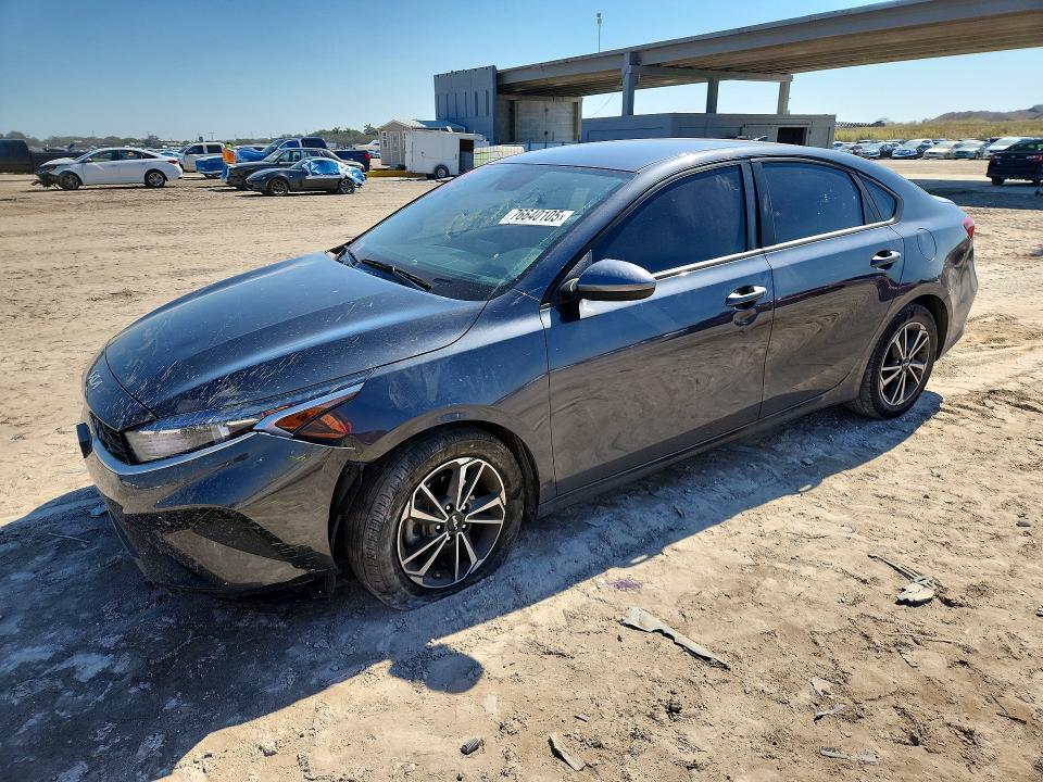 2023 KIA Forte lxs