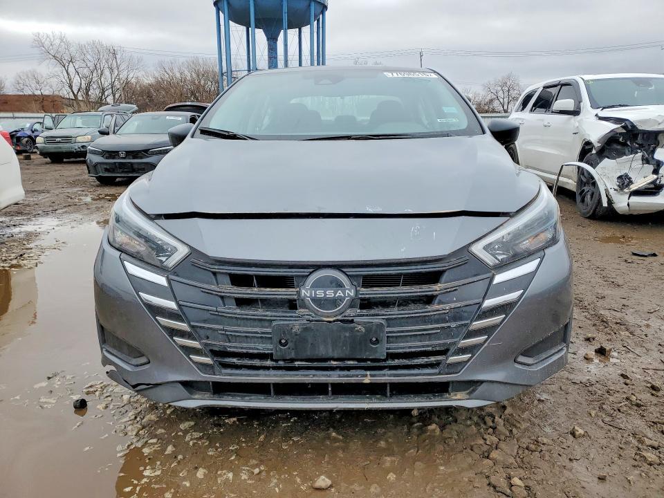 2025 Nissan Versa s