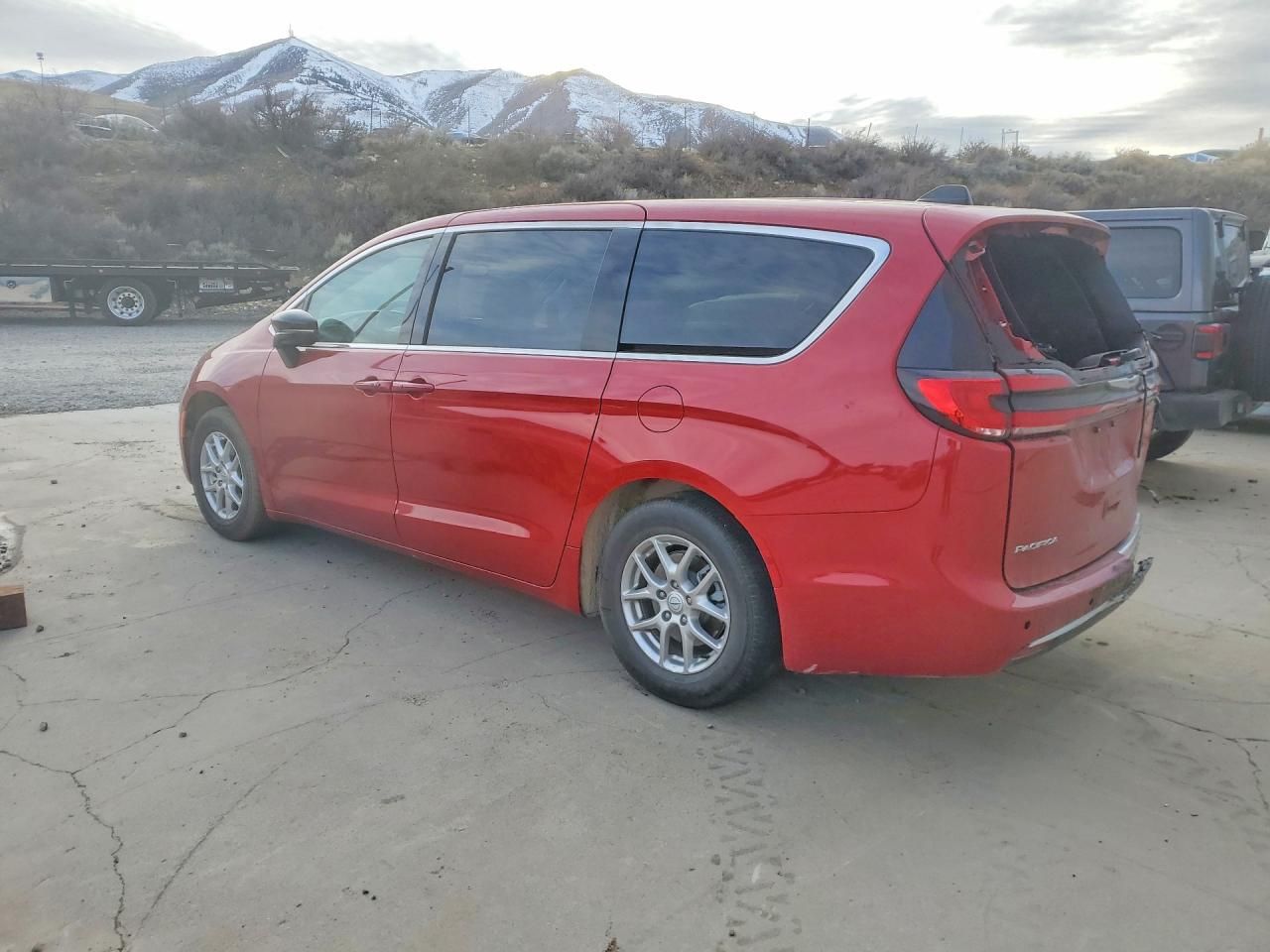 2025 Chrysler Pacifica Select