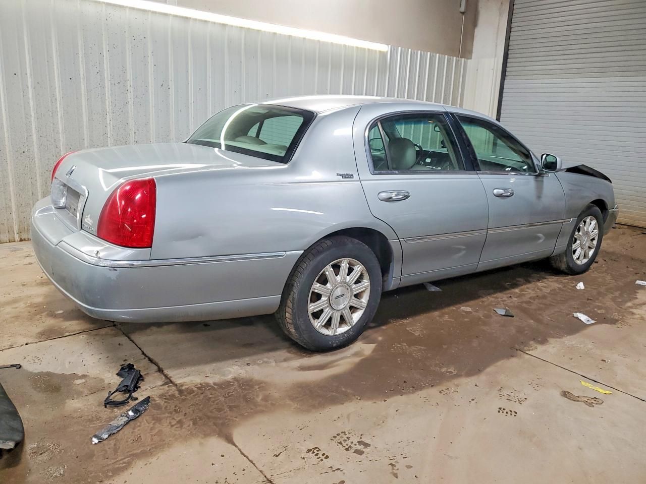 2006 Lincoln Town car Signature Limited