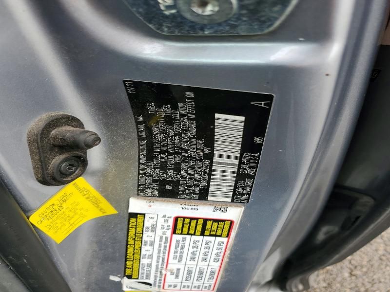 2012 Toyota Sienna le 8 Passenger