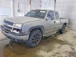 Camiones salvage sin ofertas aún a la venta en subasta: 2003 Chevrolet Silverado K1500
