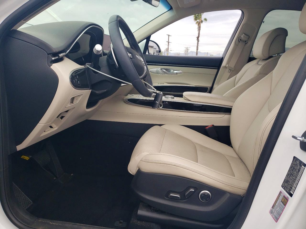 2025 Genesis Gv70