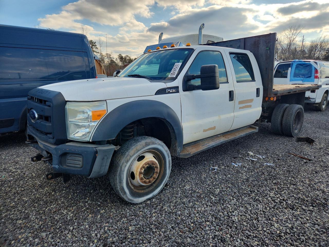 2015 Ford F450 Super Duty Flatbed Truck