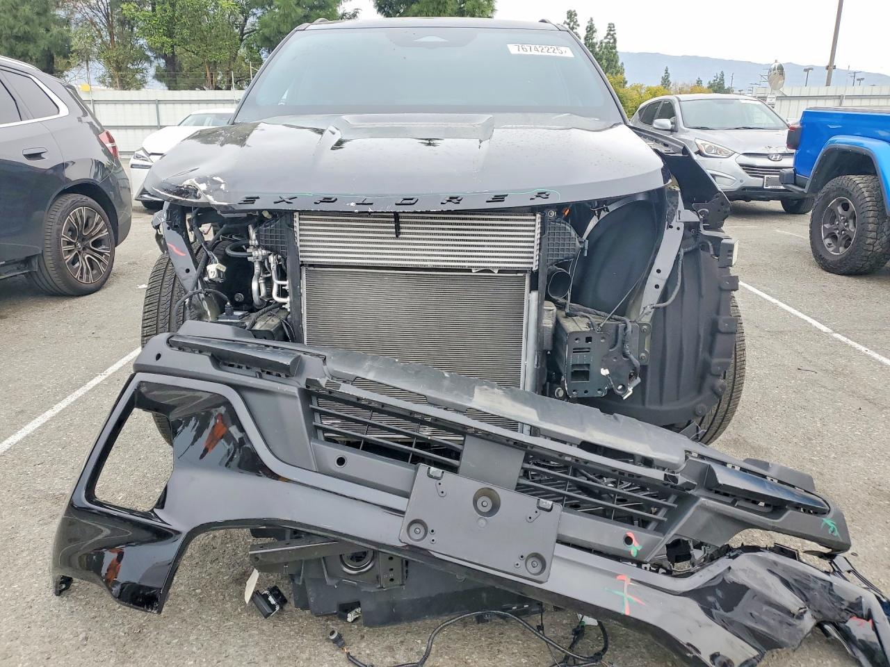 2025 Ford Explorer st