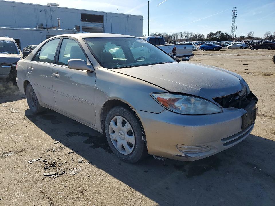 2004 Toyota Camry le