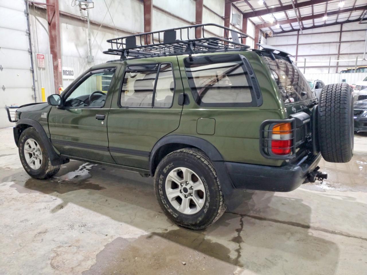 1996 Nissan Pathfinder xe
