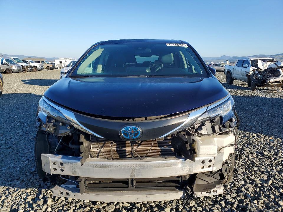 2023 Toyota Sienna le