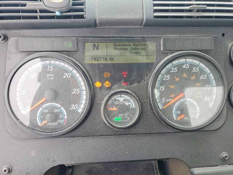 2015 Freightliner Cascadia Semi Truck