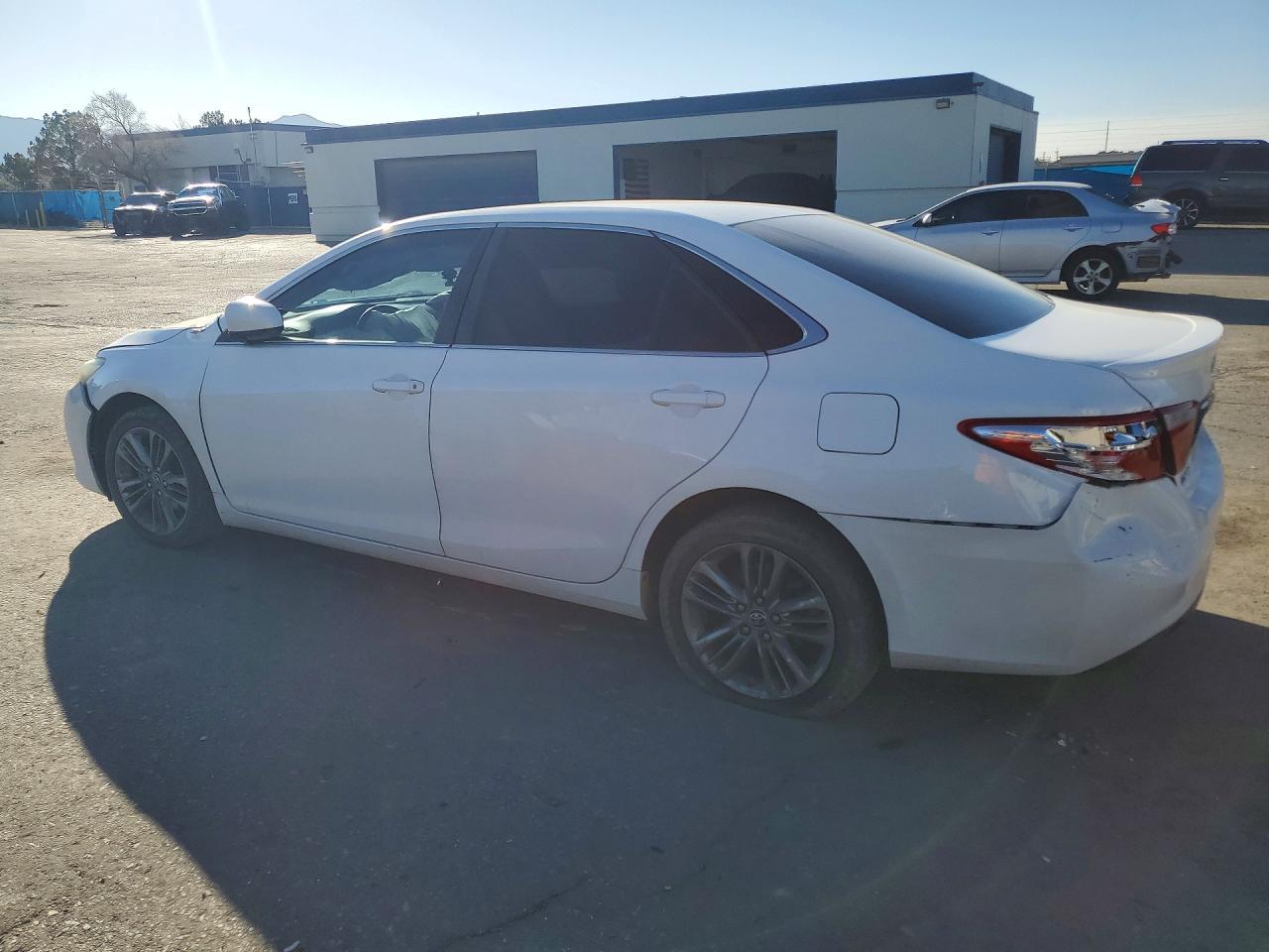 2016 Toyota Camry le