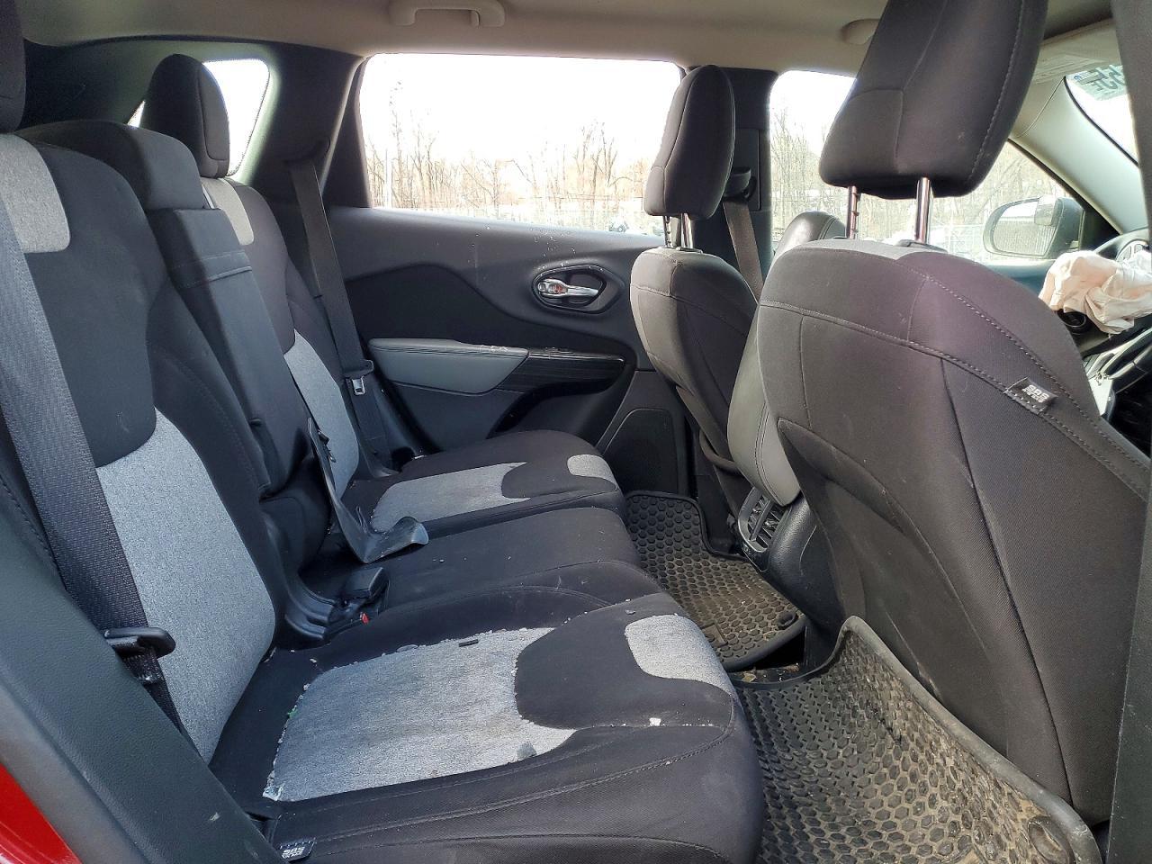 2014 Jeep Cherokee Sport