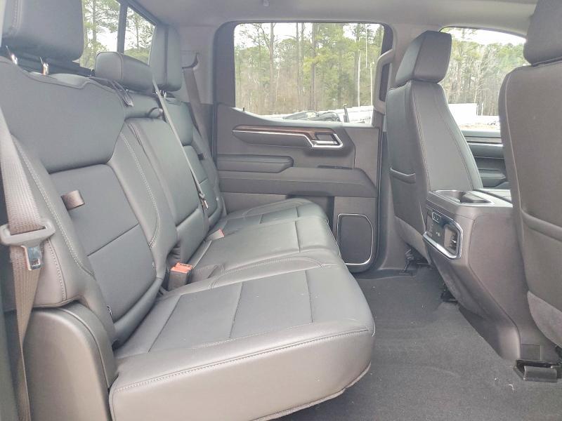 2025 GMC Sierra K1500 slt