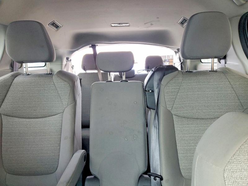 2023 Toyota Sienna le