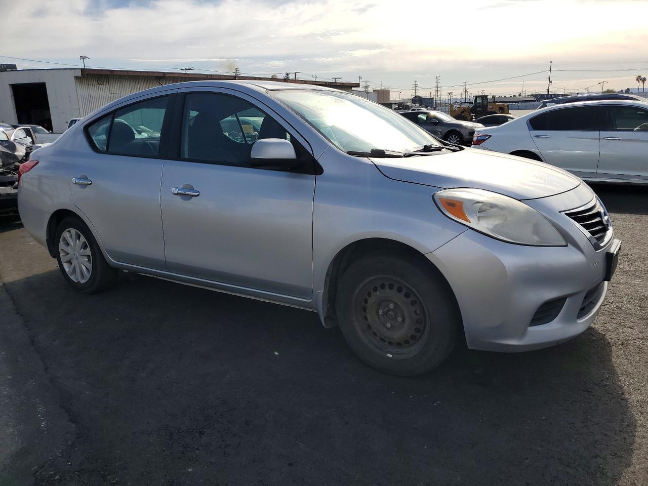 2014 Nissan Versa s