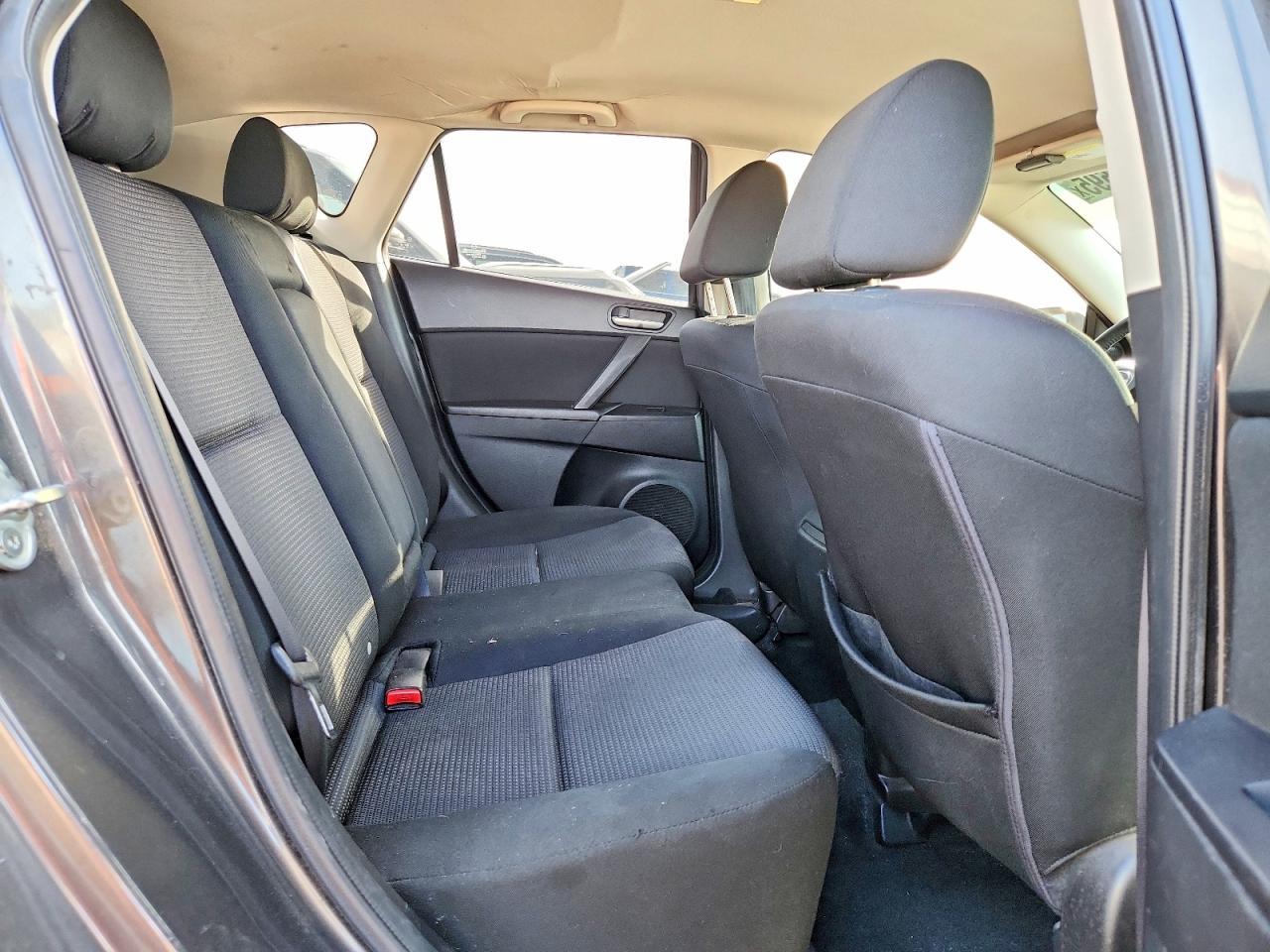 2013 Mazda 3 I