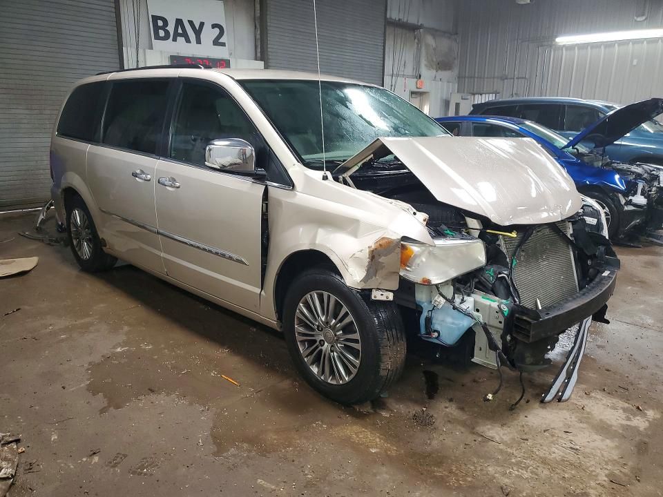 2013 Chrysler Town & Country Touring l