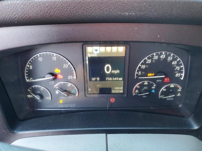 2020 Freigliner 2020 Freightliner Cascadia 126 Semi Truck