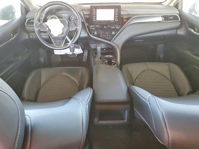 2022 Toyota Camry Hybrid se