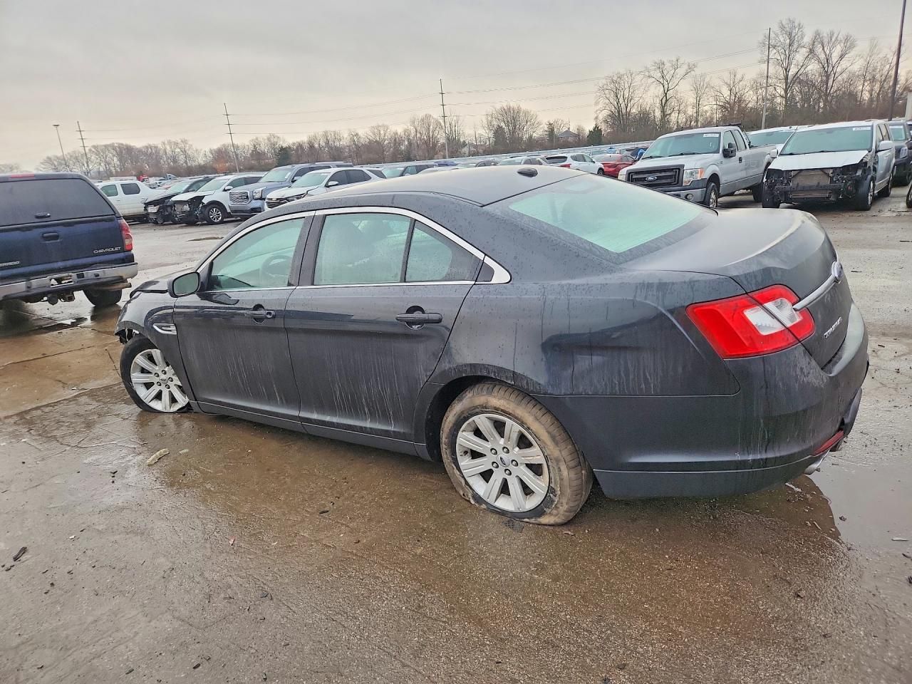 2010 Ford Taurus se