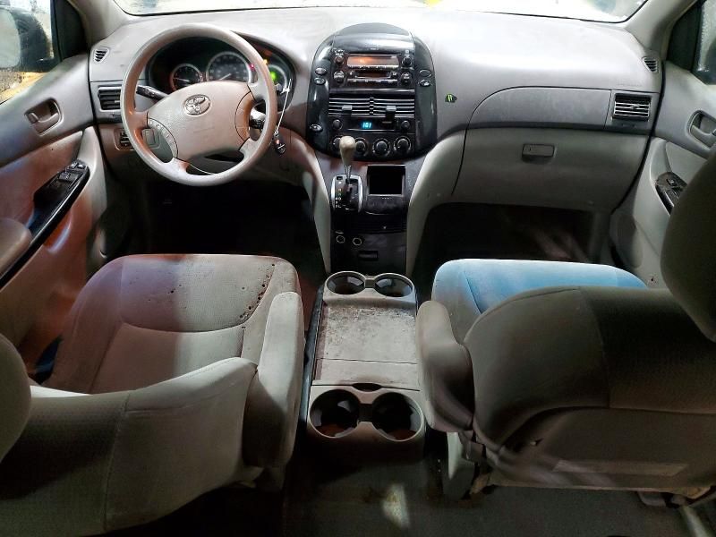 2005 Toyota Sienna ce