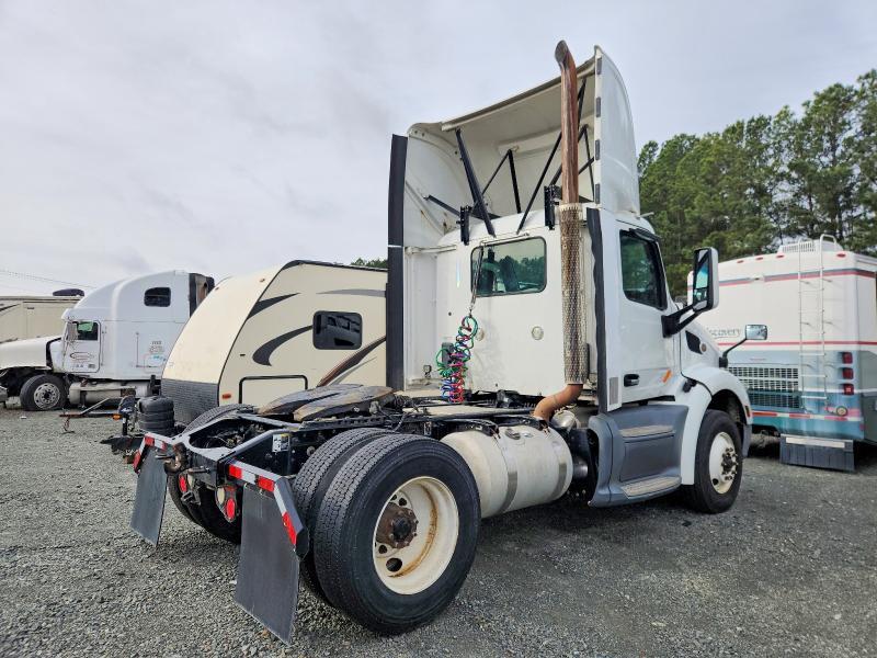 2016 Peterbilt 579 Semi Truck