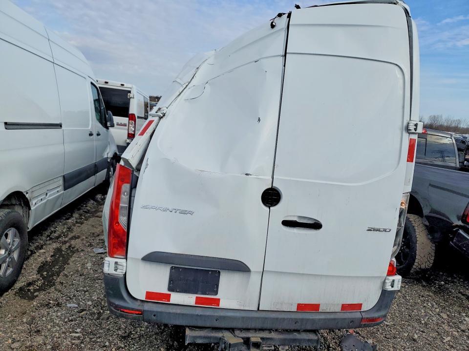 2022 Mercedes-Benz Sprinter 2500