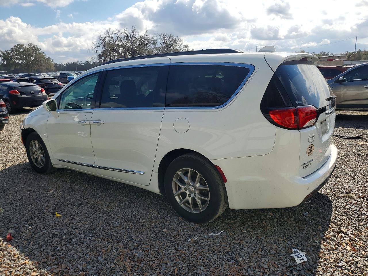 2017 Chrysler Pacifica Touring l