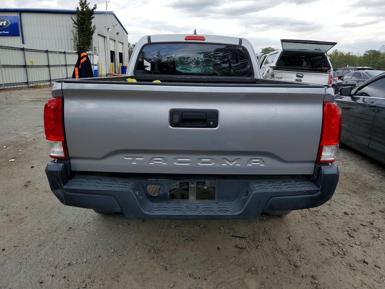 2017 Toyota Tacoma SR