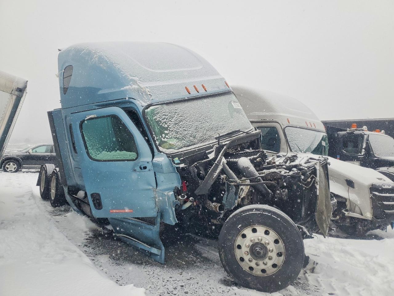 2020 Freightliner Cascadia 126
