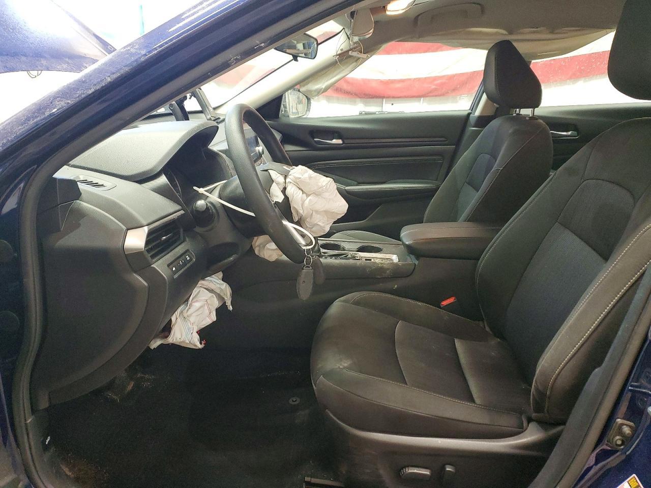 2020 Niss Altima s