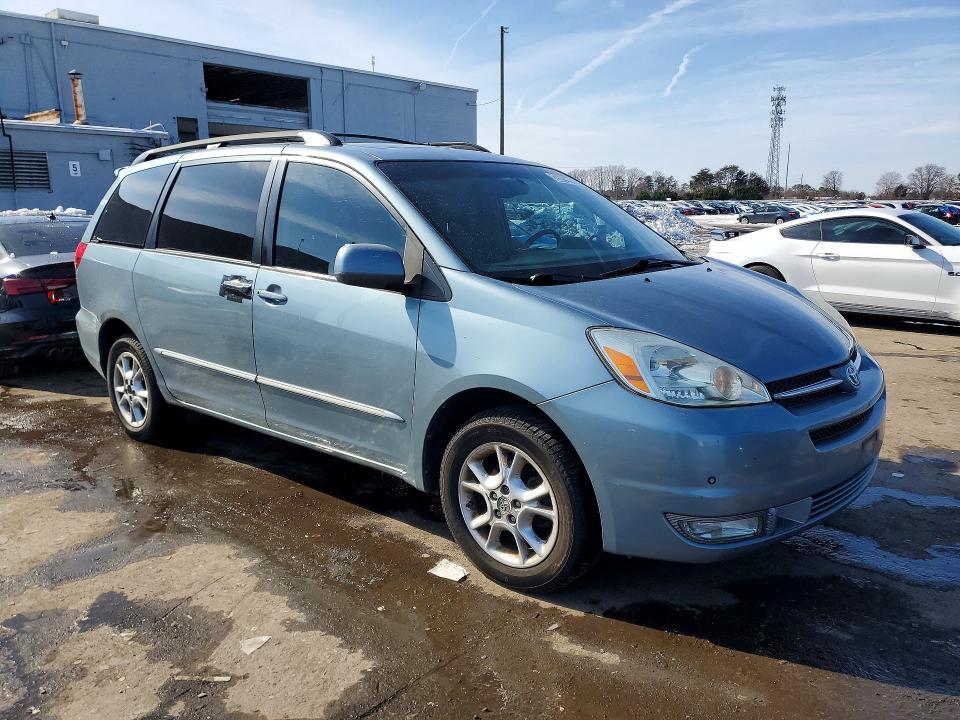 2005 Toyota Sienna xle