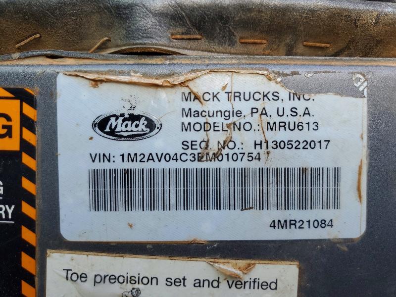 2014 Mack 600 MRU600