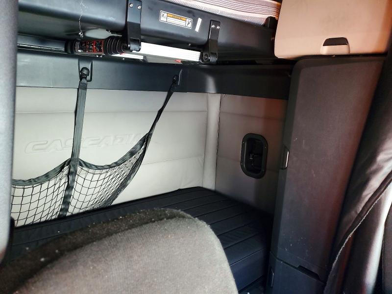 2020 Freightliner Cascadia 126 Semi Truck