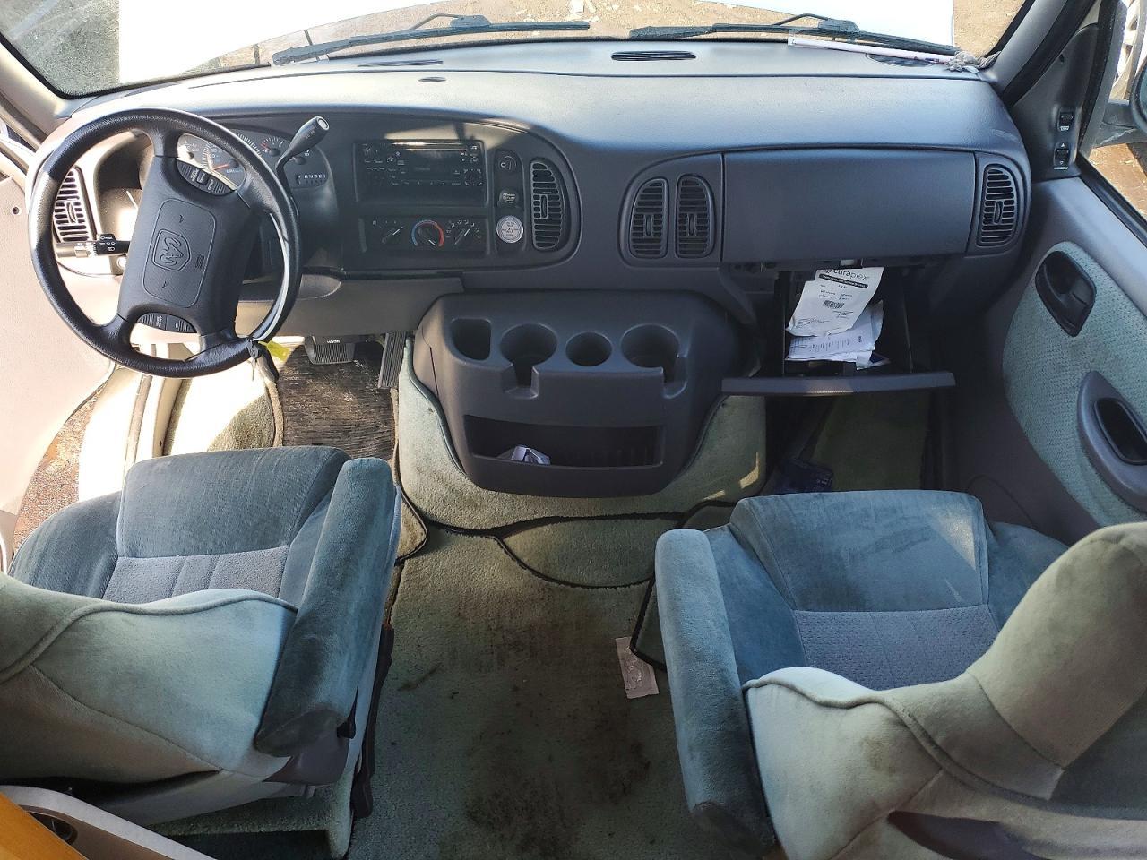 2000 Dodge RAM Van B3500